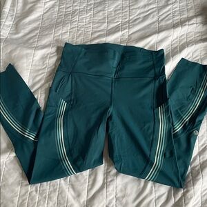 EUC lululemon blue striped running leggings